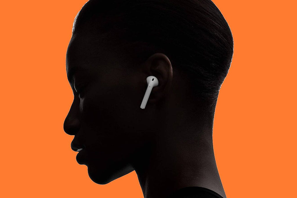 Demanda contra Apple y los AirPods por romper los tímpanos de un usuario
