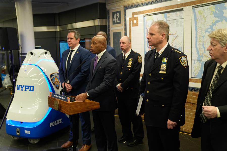 La Policía de Nueva York ya sabe cómo mejorar la seguridad del metro de Times Square: poniendo a patrullar a un robot