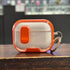 COVER PREMIUM CLEAR NARANJA CON BROCHE AIRPODS 4ta GEN / AIRPODS PRO 3