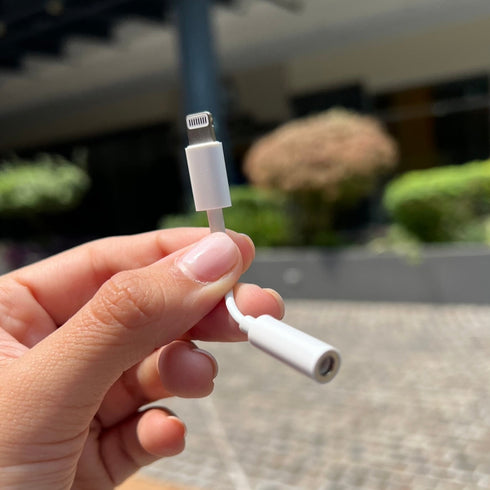 APPLE - ADAPTADOR LIGHTNING A JACK