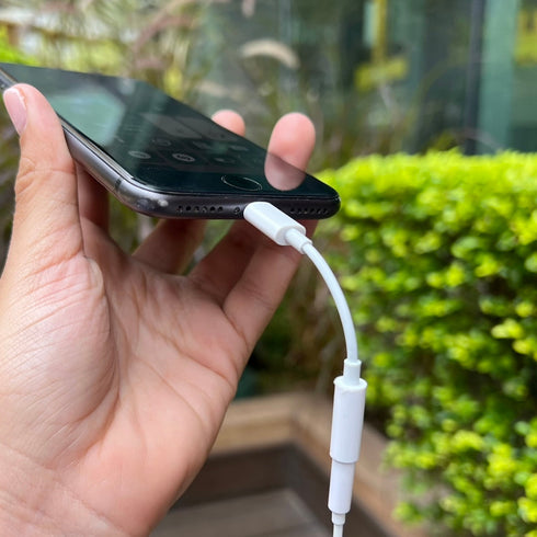 APPLE - ADAPTADOR LIGHTNING A JACK