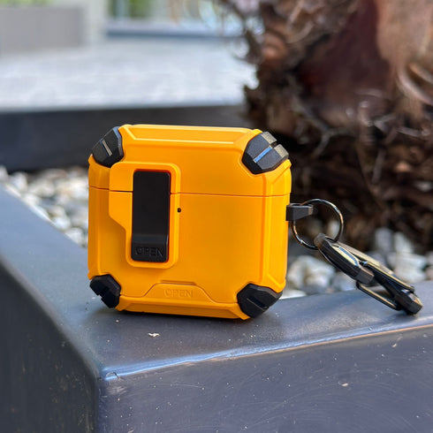 COVER PREMIUM HARD CASE ANARANJADO CON BROCHE AIRPODS 4ta GEN / AIRPODS PRO 3